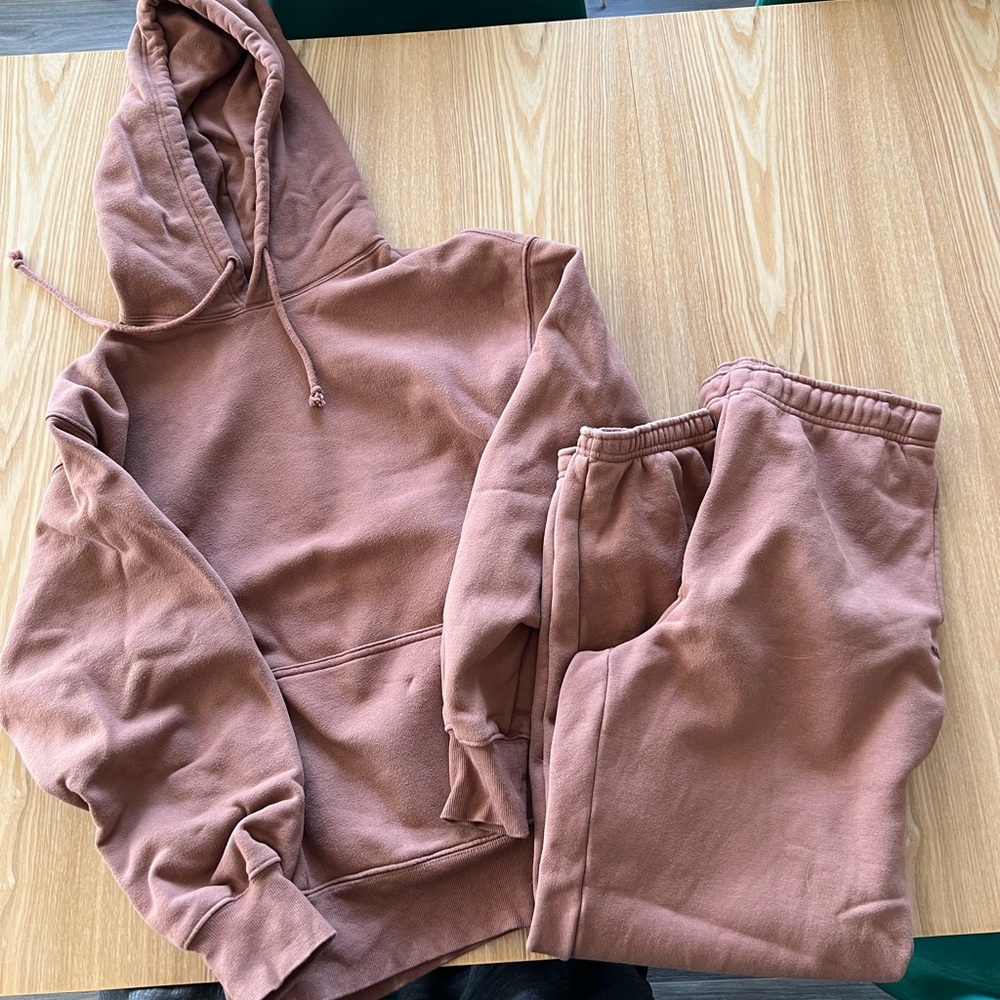 TNA Boyfriend Sweatsuit in Teddy
